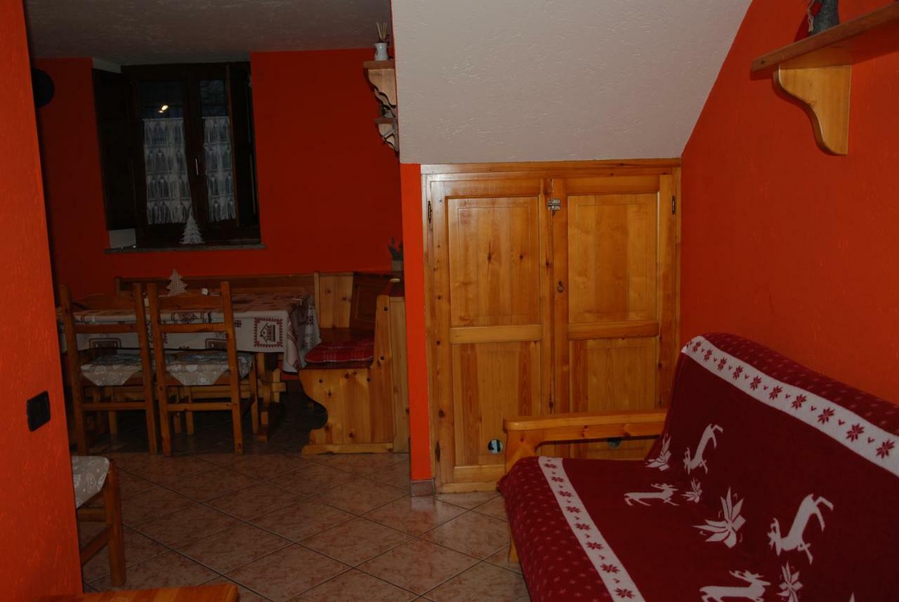 Casa Vacanza In Centro A La Salle Exterior photo
